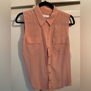 NWT Equipment Sleeveless slim signature button up blouse in Antique Rose